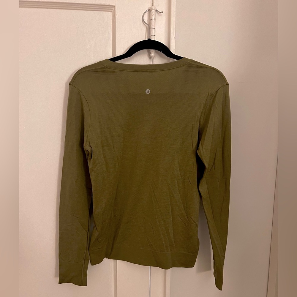 LULULEMON Willow Green Swiftly Relaxed Long sleeve Size: 8